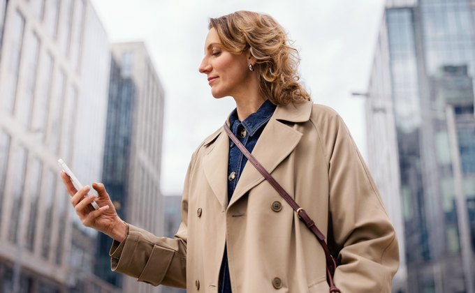 iLOQ smart access technology used with a smartphone
