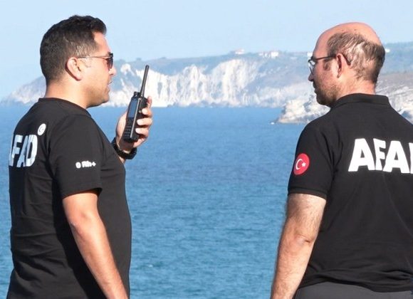 AFAD personnel using Hytera radio communications in Istanbul